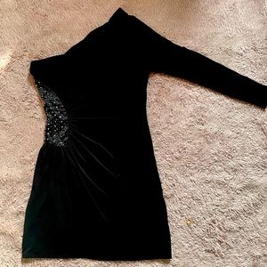 Black one sleeve dress
